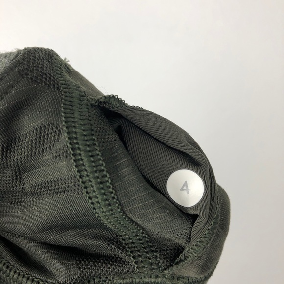 Lululemon army green built in camouflage bra top - Picture 4 of 7